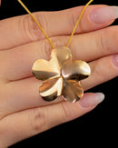 Colar Dourado com Pingente Flor Lisa Polida