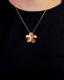 Colar Dourado com Pingente Flor Lisa Polida