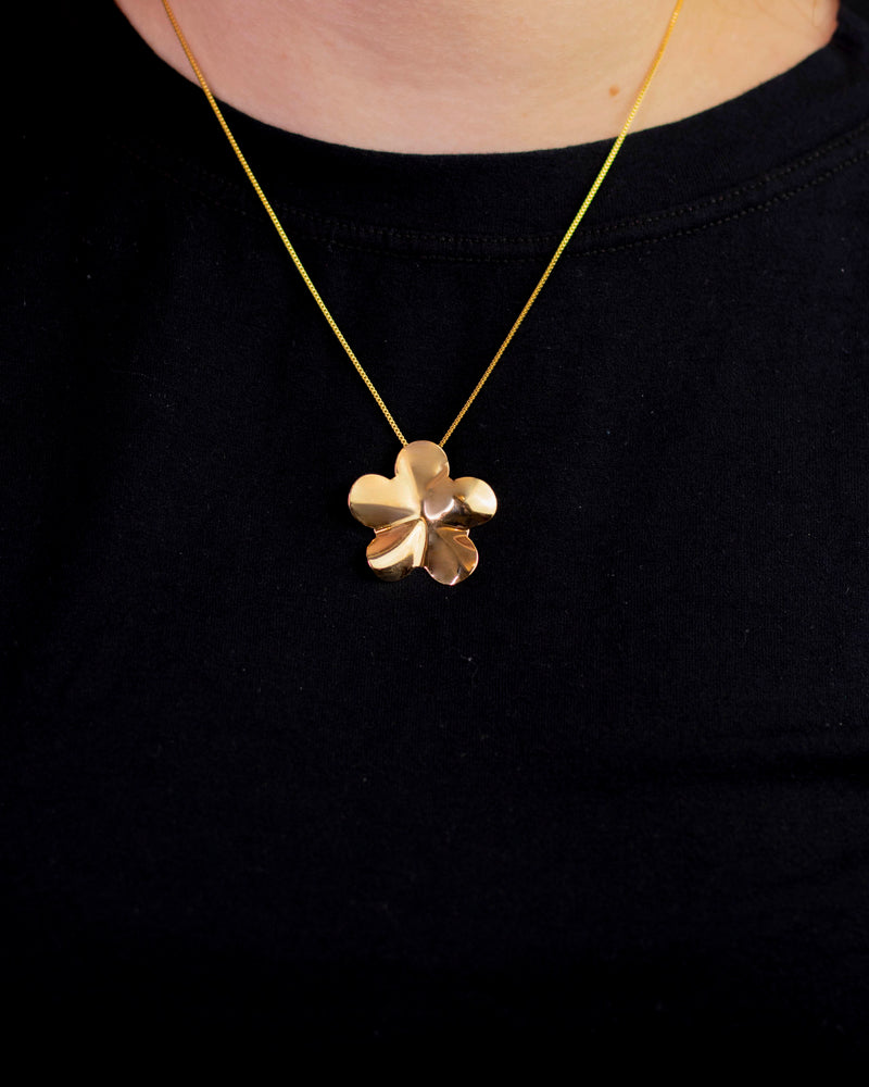 Colar Dourado com Pingente Flor Lisa Polida