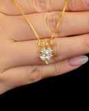 Colar Dourado com Pingente de Trevo em Zircônia Cristal Lapidada