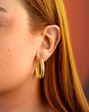 Brinco Argola Dourada Textura Cubos Relevo