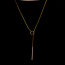 Colar Dourado Ajustável com Argola e Pingente Reto de Zircônias Cristal