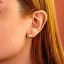 Brinco Dourado Quadrado Textura Malha