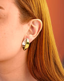 Brinco Dourado Geométrico Facetado Losango