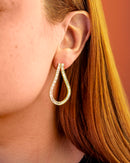 Brinco Argola Dourada Gota Totalmente Cravejada Cristais