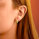 Brinco Dourado Gota Cônica Grade Vazada Tridimensional