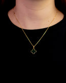 Colar Dourado Corrente Fina Pingente Trevo Quatro Folhas Pedra Verde