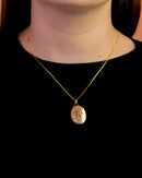 Colar Dourado Corrente Fina Pingente Medalha Oval Gravado Fé