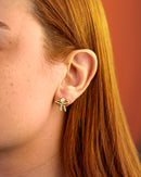 Brinco Dourado Laço Delicado Cristal Central